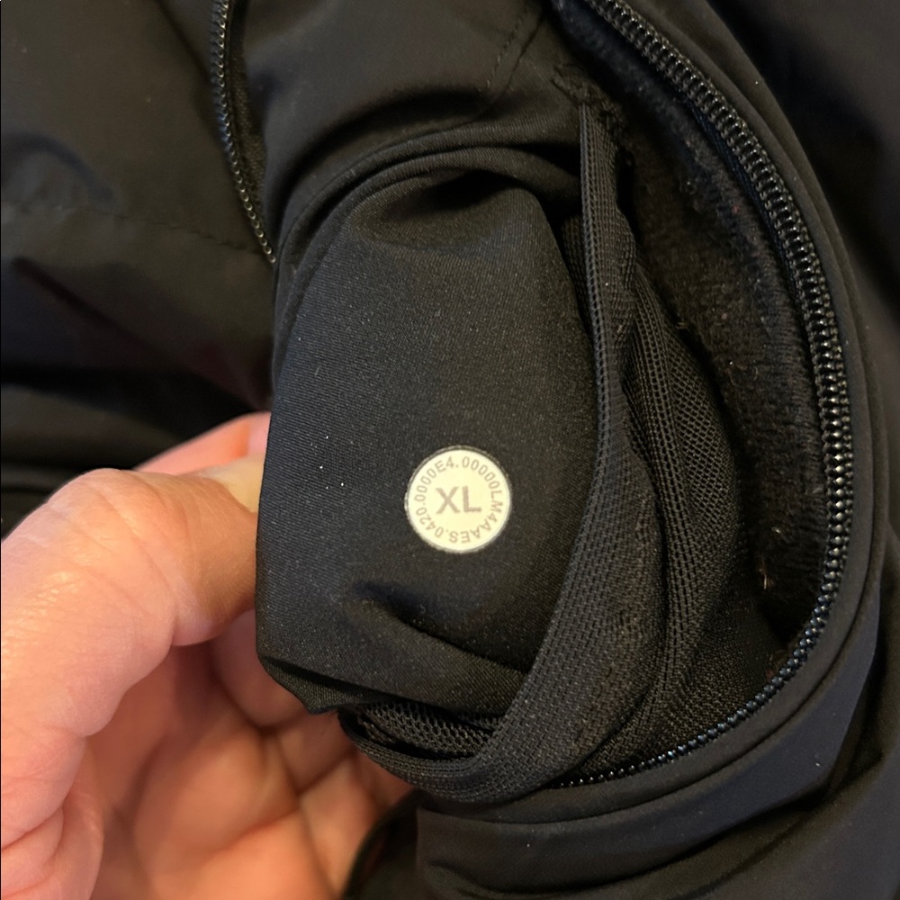 Lululemon Down for It All Black Hoodie Jacket- Extra Large - Picture 12 of 15